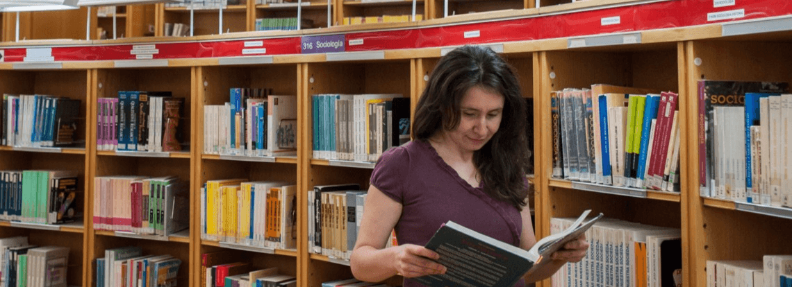 Applications for full-time tenure track positions in Management